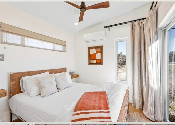 Luxurious Desert Casita With River Rock Shower Near Grand Canyon, Arizona Holiday home